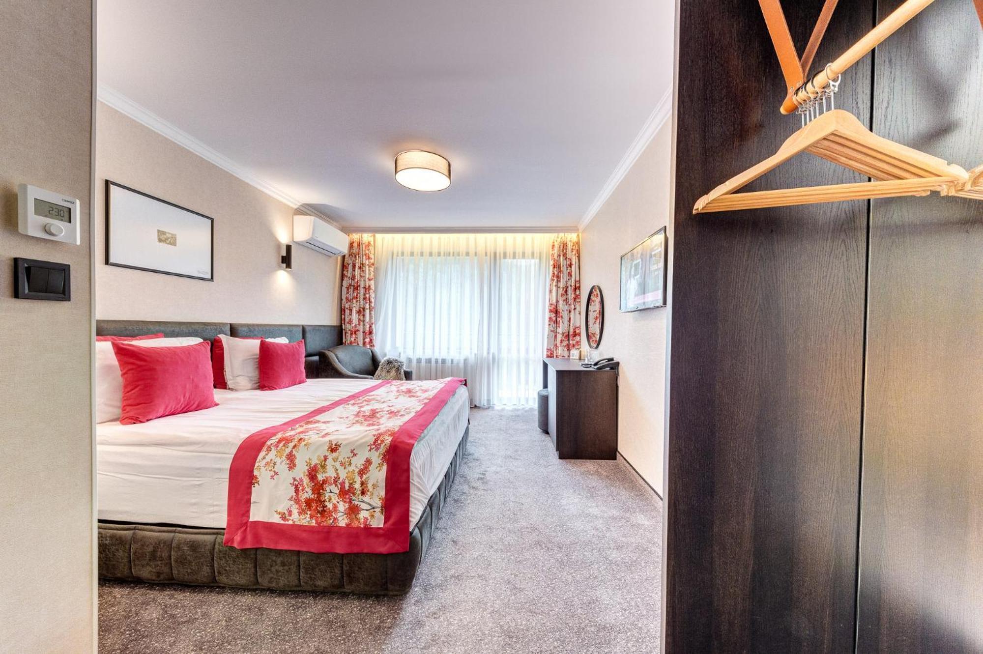 Spa Hotel Kiparis Smolyan Exterior photo